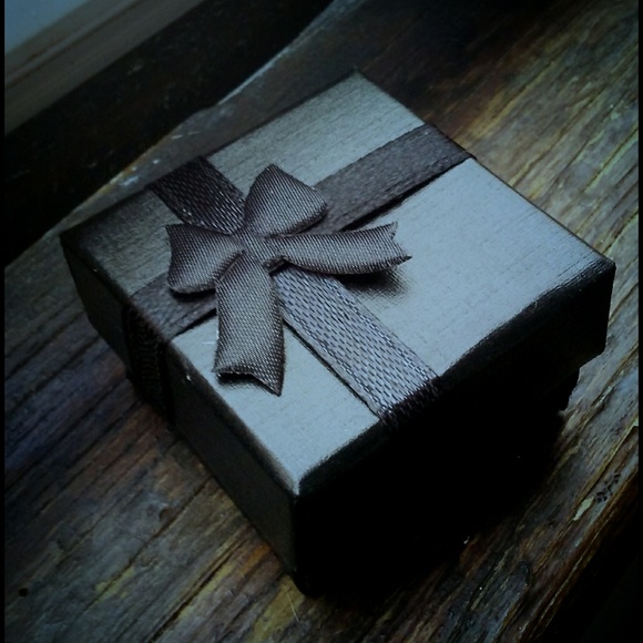 🌙💙Blue Rainbow Aura Quartz Ring - Picture 7 of 9